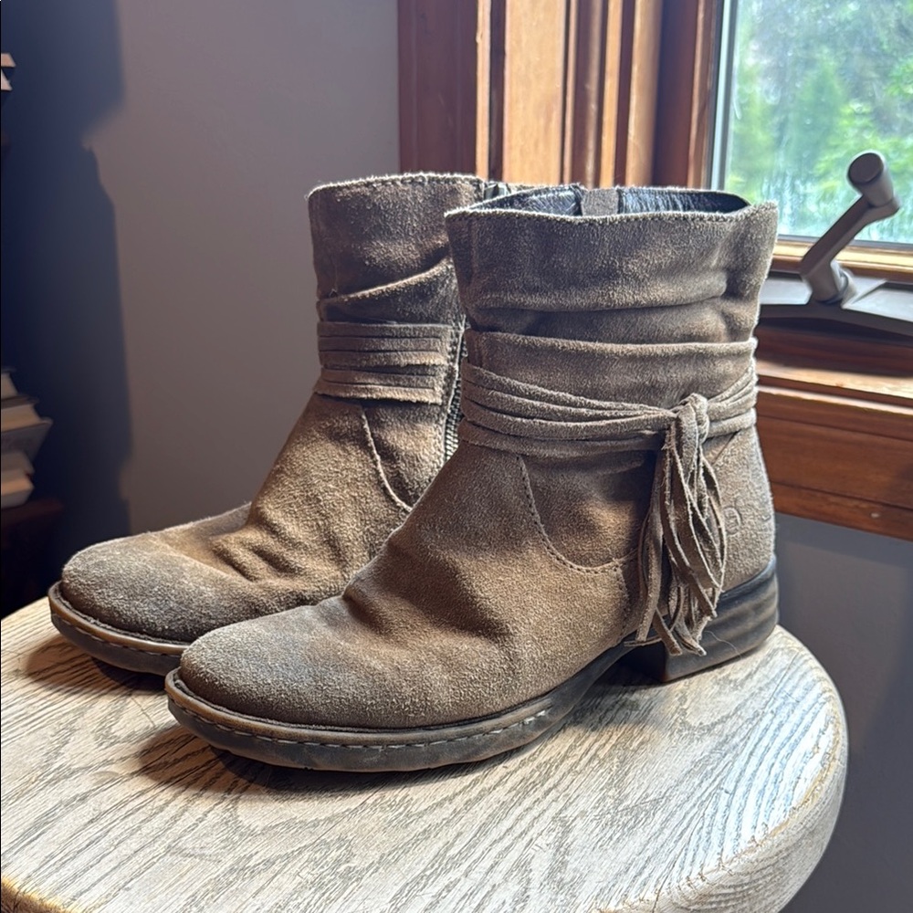 Born Shoes / Suede Ankle Boots in Brown / Tassel Booties / Leather